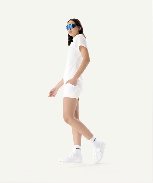 AIEA Golf fashionable womens golf clothing white sporty outfit with blue reflective sunglasses