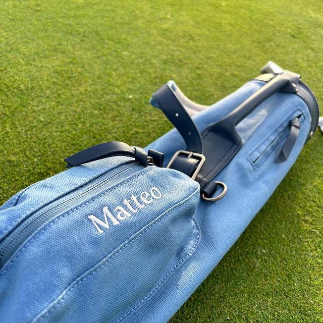 Little Sundays Golf blue kids golf bag with personalized name Matteo and kids golf clubs inside